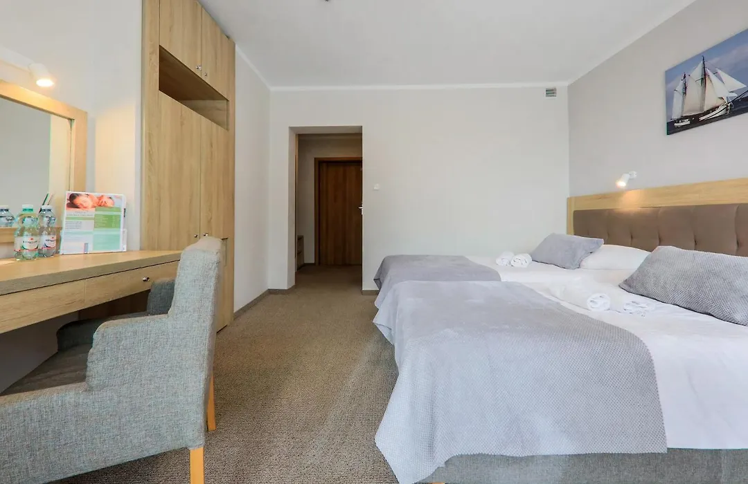 Hotel *** NAT Jarosławiec-1